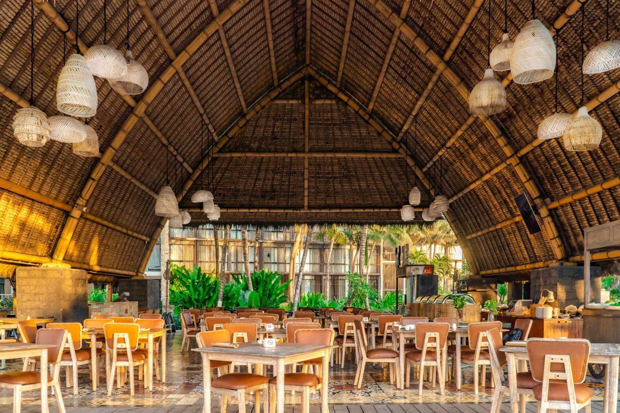 Wyndham Tamansari Jivva Resort Bali Siyut Luaran gambar Interior of the restaurant