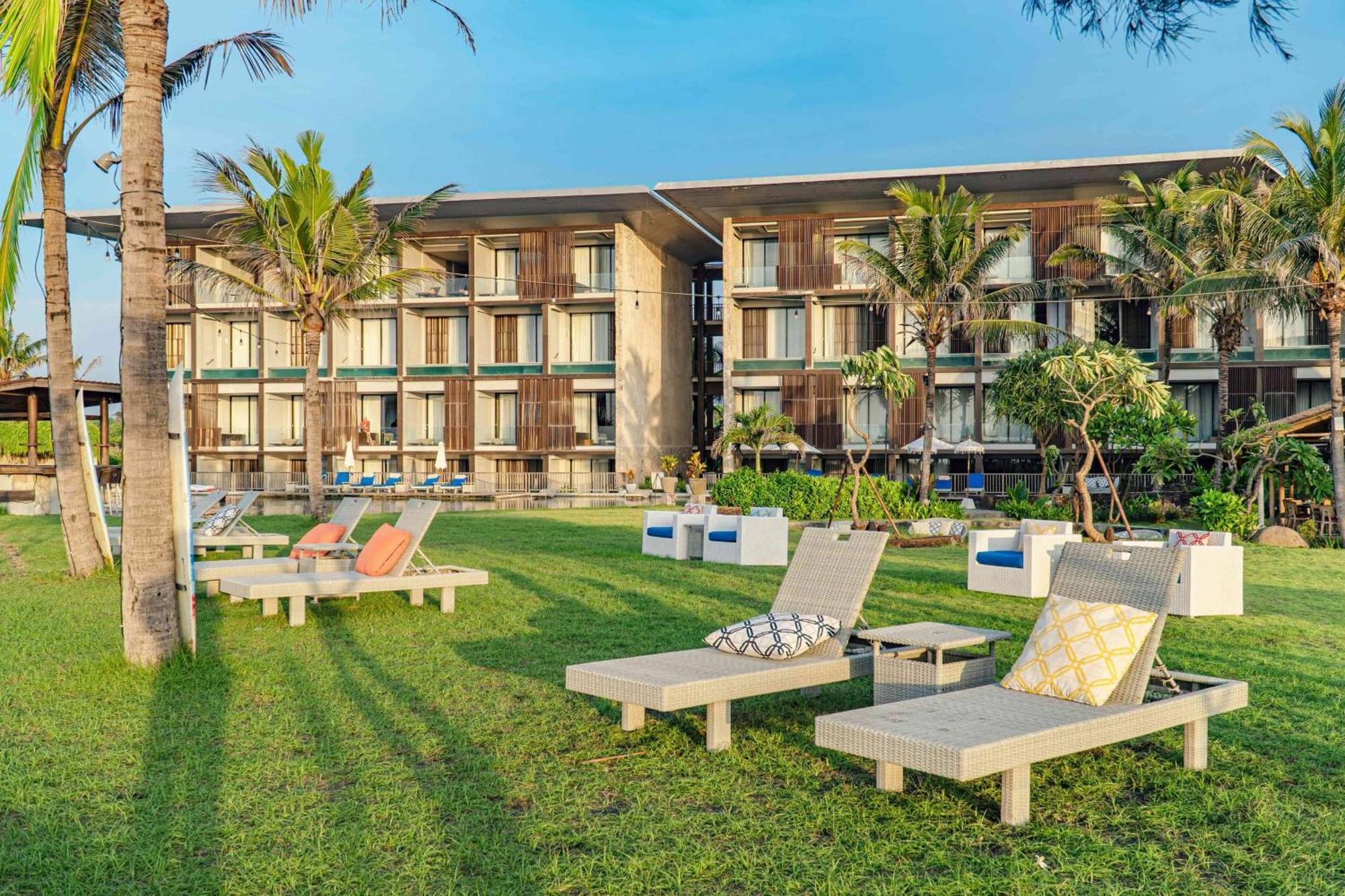 Wyndham Tamansari Jivva Resort Bali Siyut Luaran gambar The resort's beach